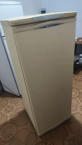 Vende-se geladeira, usado em ótimas condições
