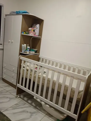 Guarda roupa + berço