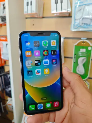 Vende iPhone 11 64 de memória 