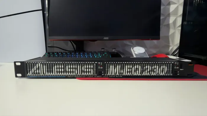 Equalizador Alesis M-EQ 230