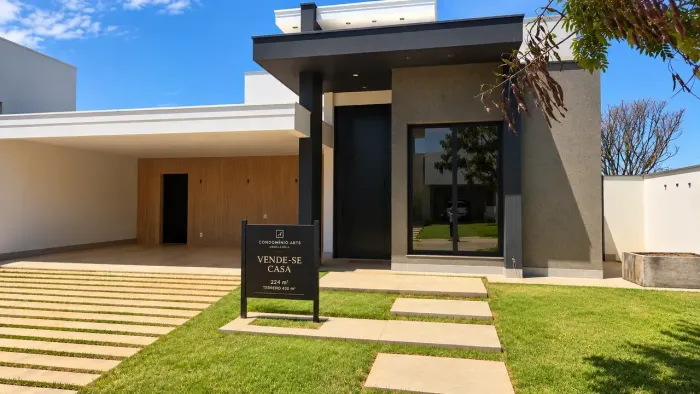 Casa 224m² com 3 suítes no Condomínio Arts, Jardim Espanha.