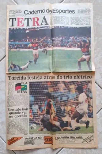 Jornal Globo Flamengo Tetra Campeão Brasileiro 1987 com Pôster <br>Brasileiro 1987 Pôster
