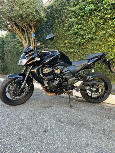 Kawasaki Z750 2010 | 45.500 km | Original | Pneus Novos