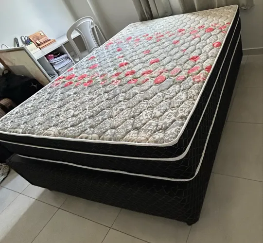 Vendo cama box casal