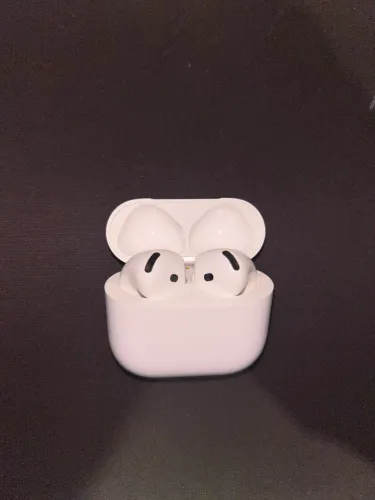 AirPods 4