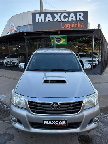 Toyota Hilux CD SRV 4X4 3.0 8V 116cv TB Diesel 2015