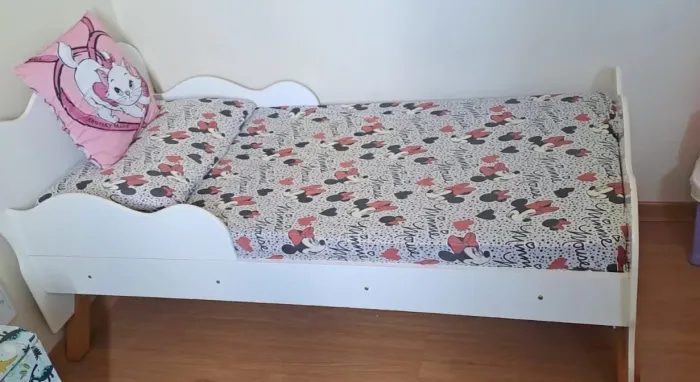 Vendo cama infantil modelo nuvem