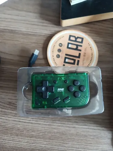 Mini controle bluetooth IINE Mini Retro Ananke Controller - Em ótimo estado!!!