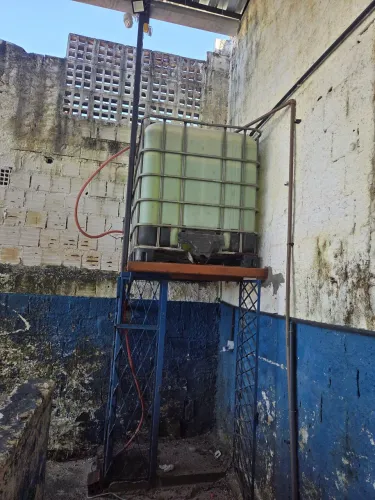 CAIXA DGUA 1000L COM BOIA ELÉTRICA