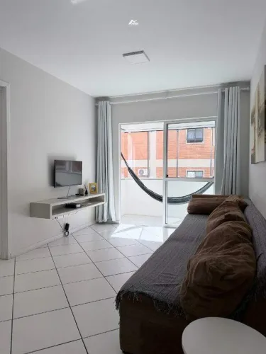 Apartamento a venda 2 quartos mobiliado no Centro de Balneário Camboriú, Santa Catarina