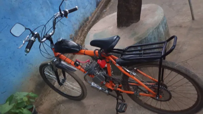 Vendo baik motorizada 80 cilindrada