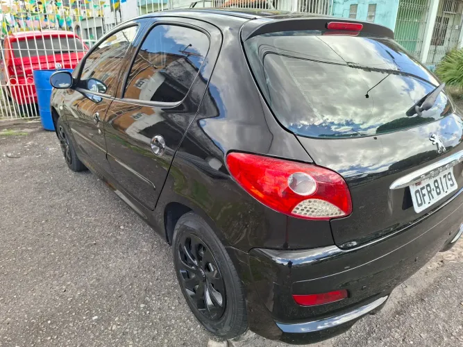 Peugeot 207 XR 1.4 Flex 8V 5P 2013
