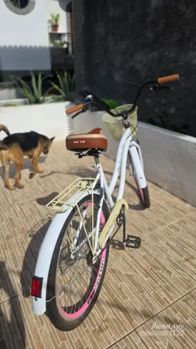 Bicicleta feminina retrô