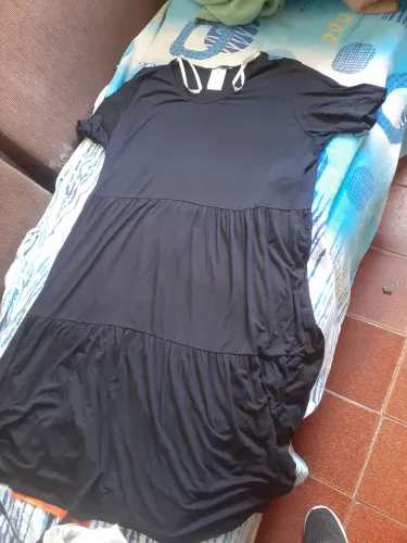 Vendo. Lindo vestido de malha..preto . GG.