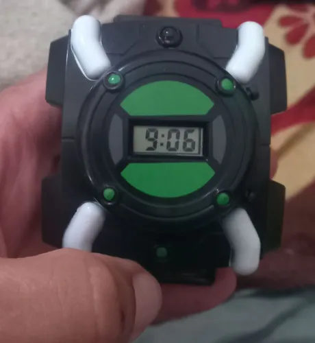 Relogio antigo ben10 funcionando
