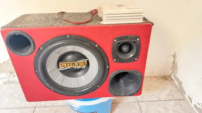 Vendo som automotivo