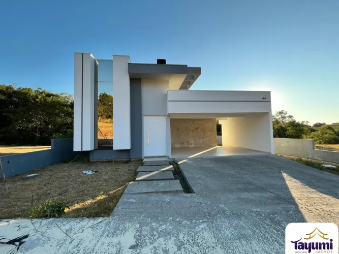Casa em Condomínio de Luxo no Bairro Country em Santa Cruz do Sul-RS: 3 Quartos, 2 Salas, 