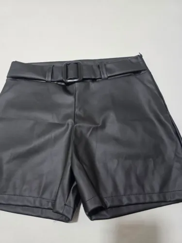Short de alfaiataria. 