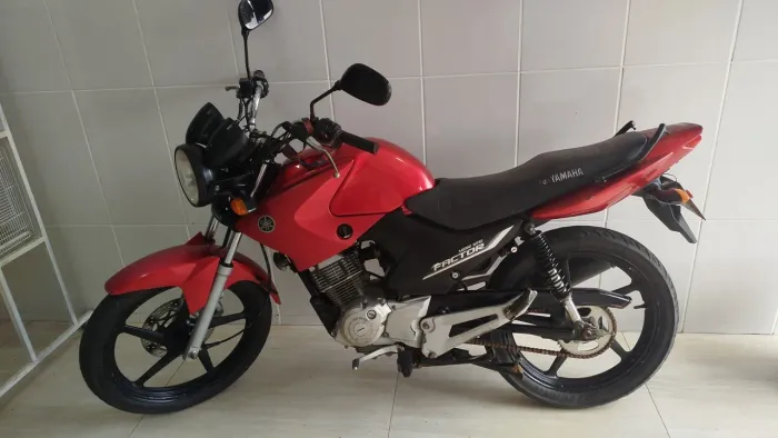Moto em dia só pegar e andar toda resisada