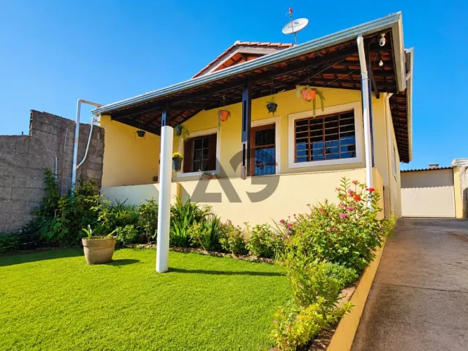 Casa | 3 Dormitórios | Área Gourmet | Fácil Acesso ao Centro | com Vaga | Serra Negra-SP
