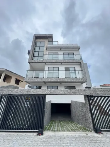 Flats a 150m do Mar no Jardim Oceania, Oportunidade.