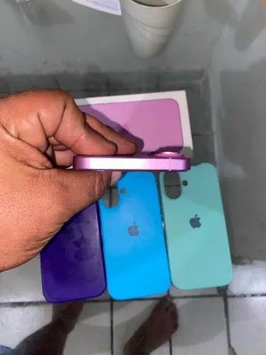 iPhone 16 com 11 meses de uso 