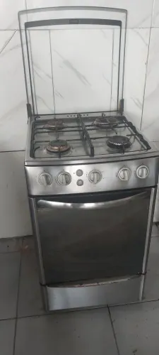 Vendo fogão no bairro do barreiro 200 reais