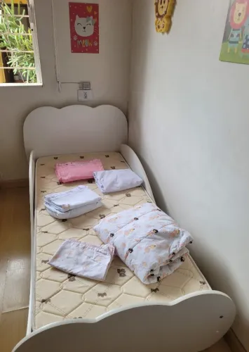 Mini cama montessoriana