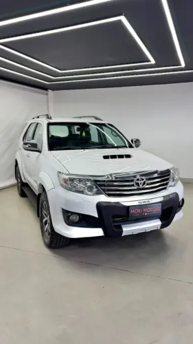 Toyota Hilux SW4 SRV D4-d 4X4 3.0 TDI Dies. AUT 2015