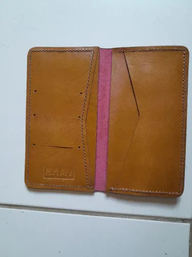 Kami Style leather goods 100% hand made.