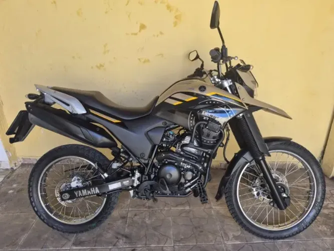 XTZ 250 Lander - 2024