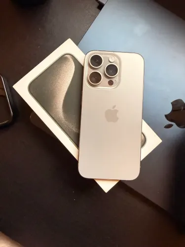 iPhone 15 pro 256gb 