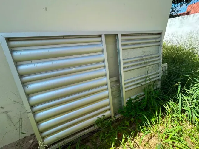 Portão de alumínio
