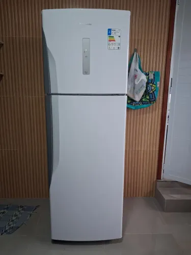 Geladeira Panasonic 387 litros nova