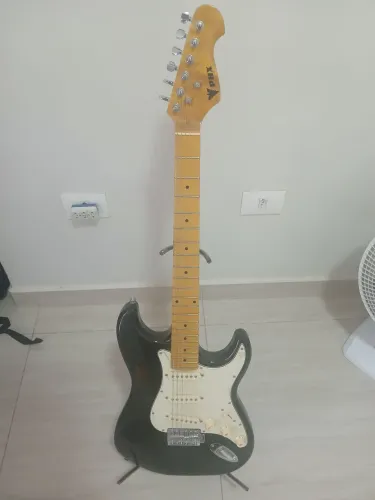Guitarra elétrica PHX modelo strato usada poucas vezes em perfeito estado de conservação