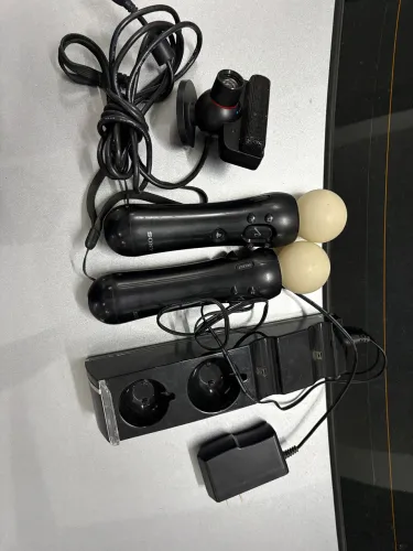 Câmera + 2 controles Move PlayStation 3 PS3