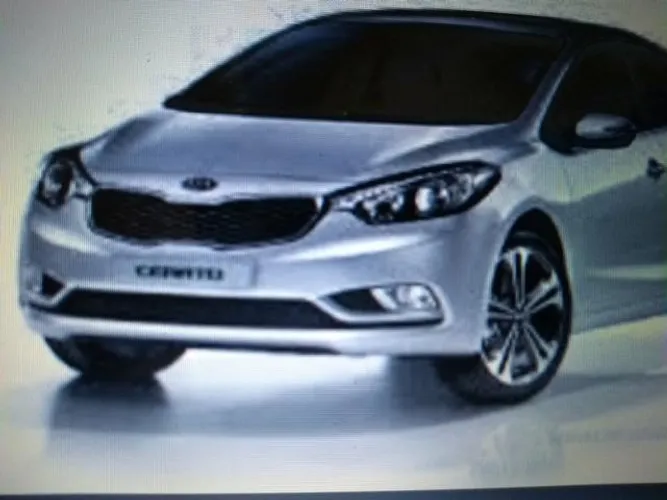 Kia Cerato 2013 para retirada de peças