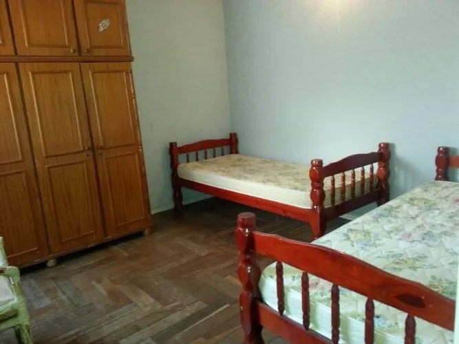 Quarto para moças no Centro de Goiânia!