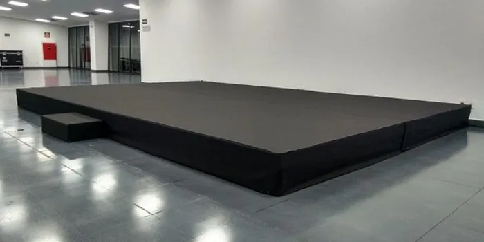 Locação de palco carpetado para eventos