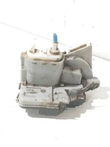 Fechadura traseira esquerda VW/golf 95
