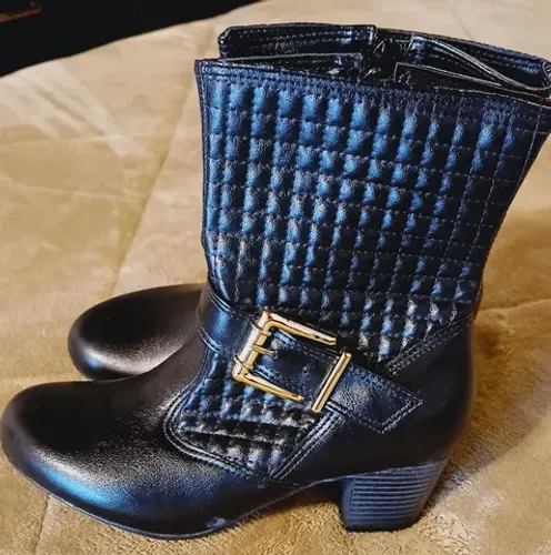 Bota preta cano curto 36