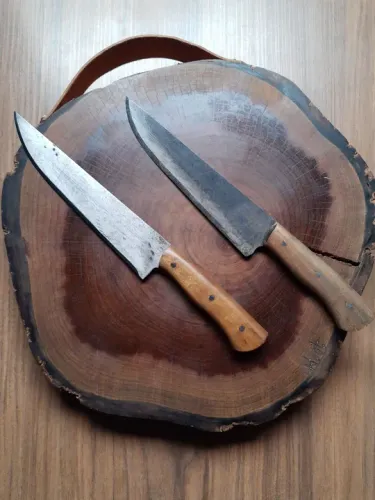 2 facas artesanais de serra por 100 reais