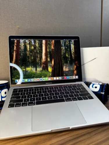 Macbook Pro 2018 Model A1989 Touch ID / Touch Bar  Intel core i5 8GB DDR3 256GB SSD 