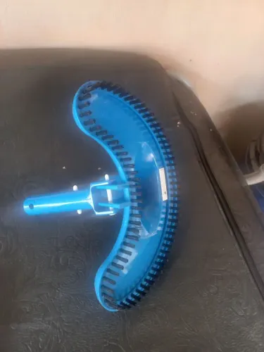 Aspirador de Piscina - Limpeza impecável!