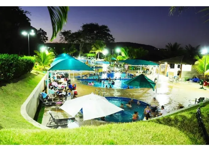 Bangalo aldeia do lago caldas novas (apartamento)