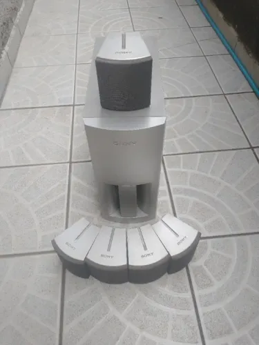 5 caixas de som e 1 sub SONY ...à vista ou Pix 10% Desc.