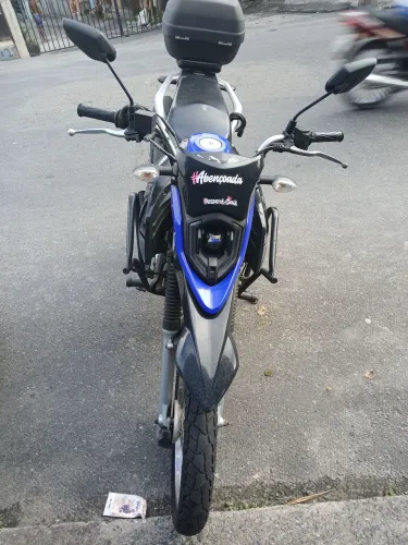 Vendo moto semi nova
