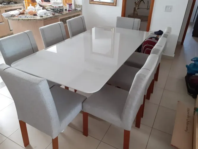 Mesa de Jantar em Vidro 8 Cadeiras de madeira maciça 