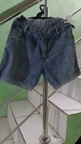 Short Jeans vestem 42 5 reais cada 