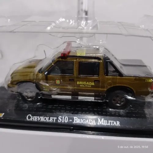 Coleção Chevrolet Salvat nr 508. S10, brigada militar.